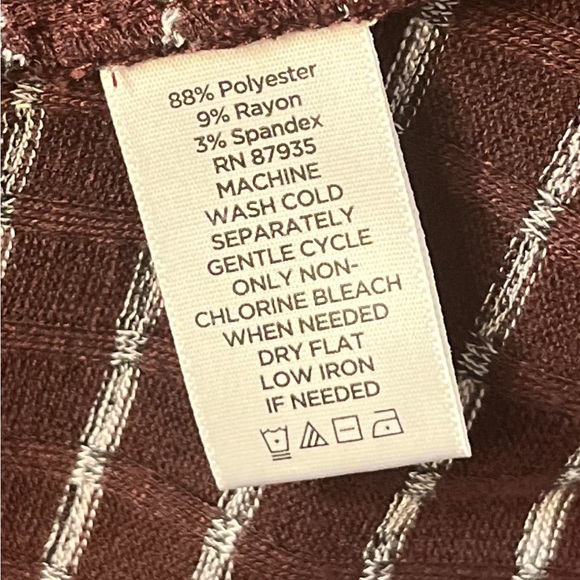 LOGO Lori Goldstein Comfortable Striped Turtleneck w/ Uneven Bottom:  Stylish!! - Picture 6 of 6